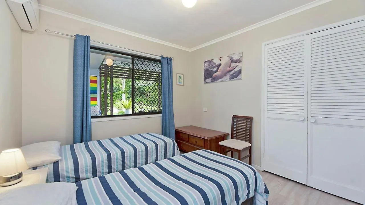 Holiday home 20 Roslin St Moffat Beach Qld Caloundra