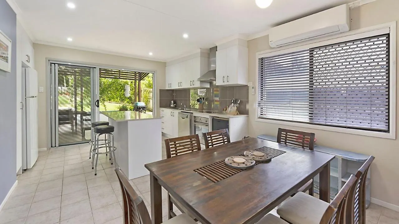 Holiday home 20 Roslin St Moffat Beach Qld Caloundra