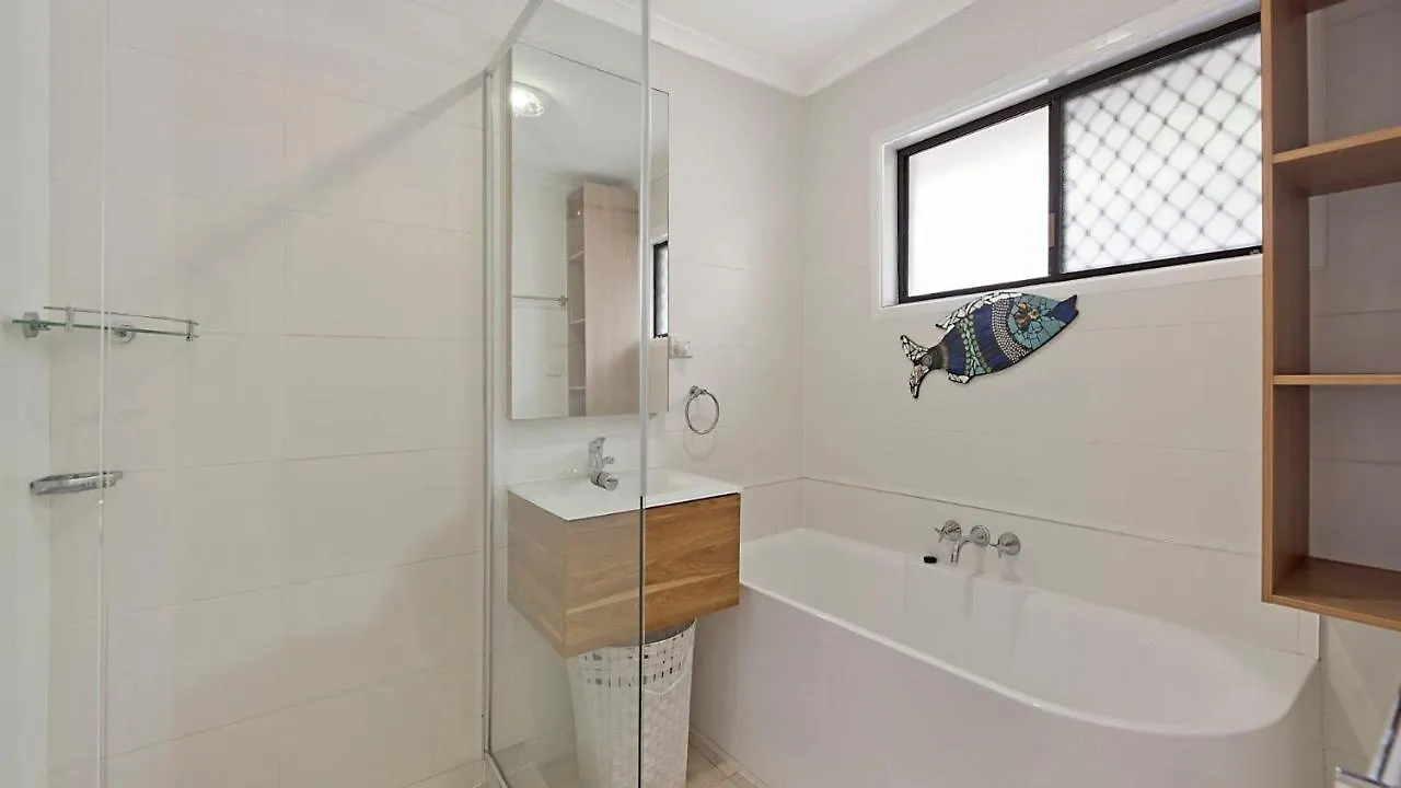 20 Roslin St Moffat Beach Qld Caloundra Holiday home