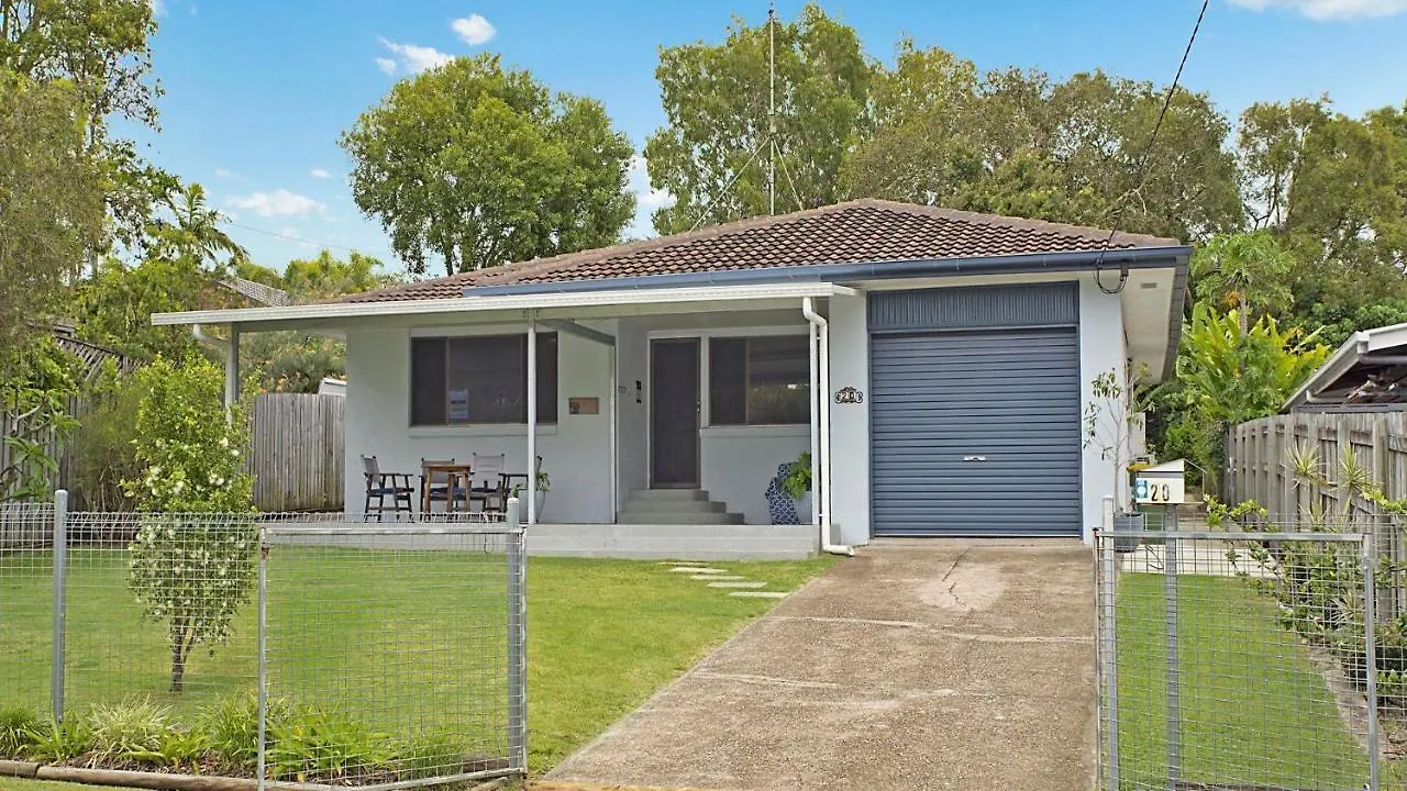 20 Roslin St Moffat Beach Qld Caloundra Holiday home